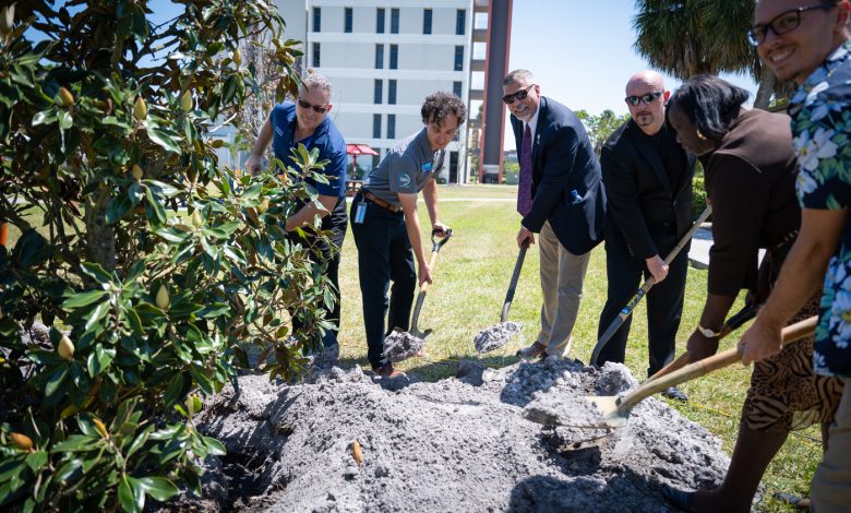 Photo of Florida Tech Welcomes New Trees to Mark Arbor Day